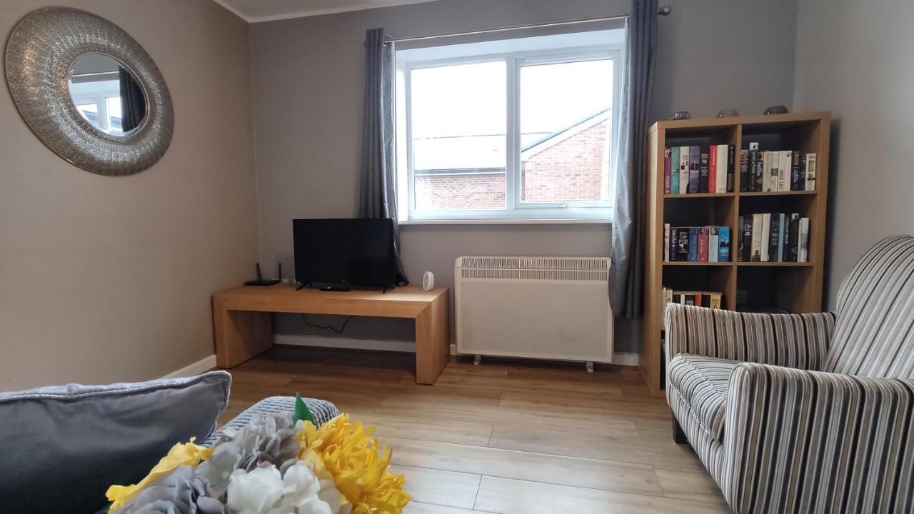 Ferienwohnung Modern 1-Bed Flat In Wigan Exterior foto