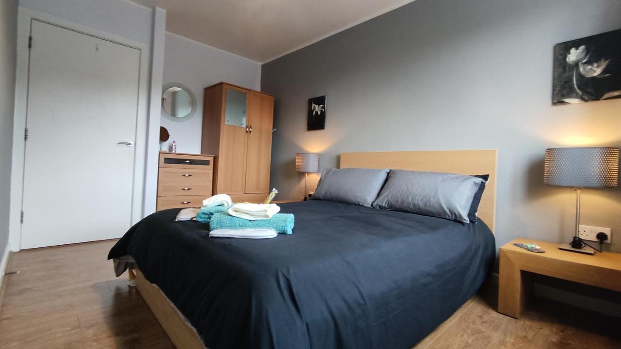 Ferienwohnung Modern 1-Bed Flat In Wigan Exterior foto