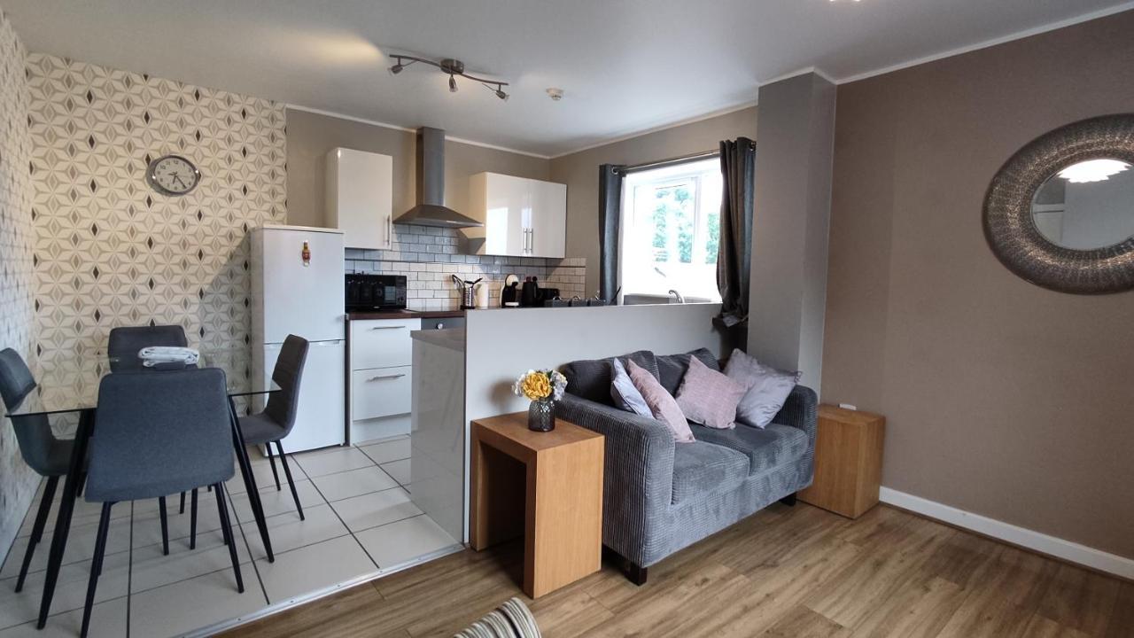 Ferienwohnung Modern 1-Bed Flat In Wigan Exterior foto